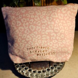 LOWFree People Beauty Pink Leopard Print Beauty Bag (EUC) 2 New  Lipsticks (NEW)